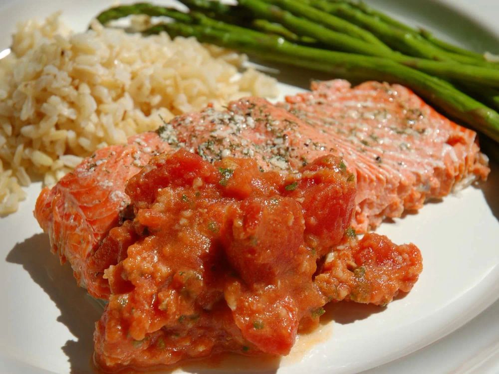 Salmon with Tomatoes