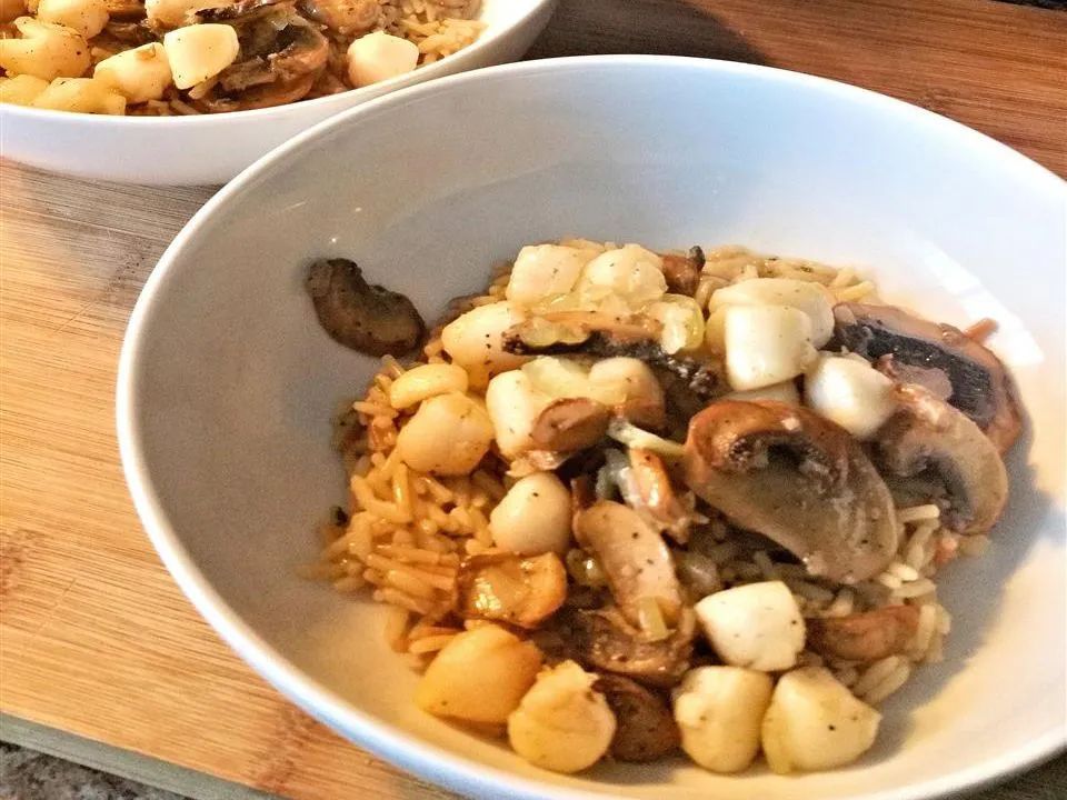 Sauteed Mushrooms and Scallops