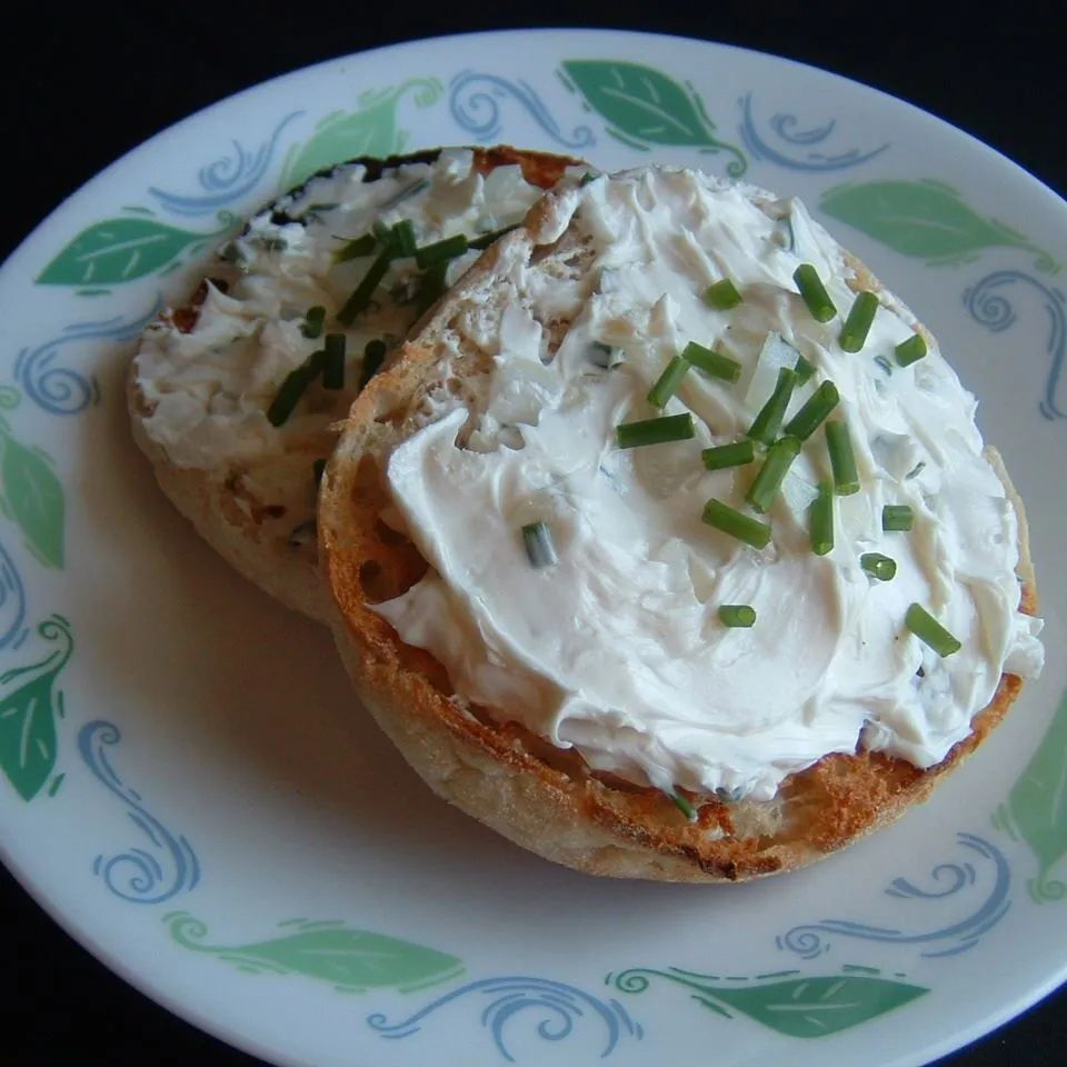 Chive and Onion Yogurt and Cream Cheese Spread