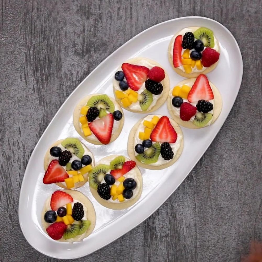 Cookie Fruit Pizzas