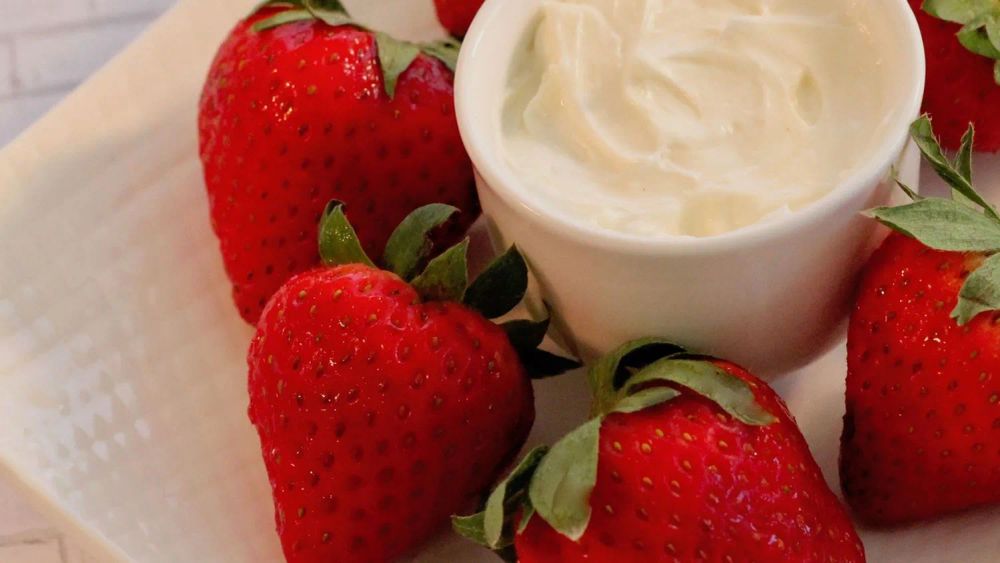 Marshmallow Dip for Strawberries