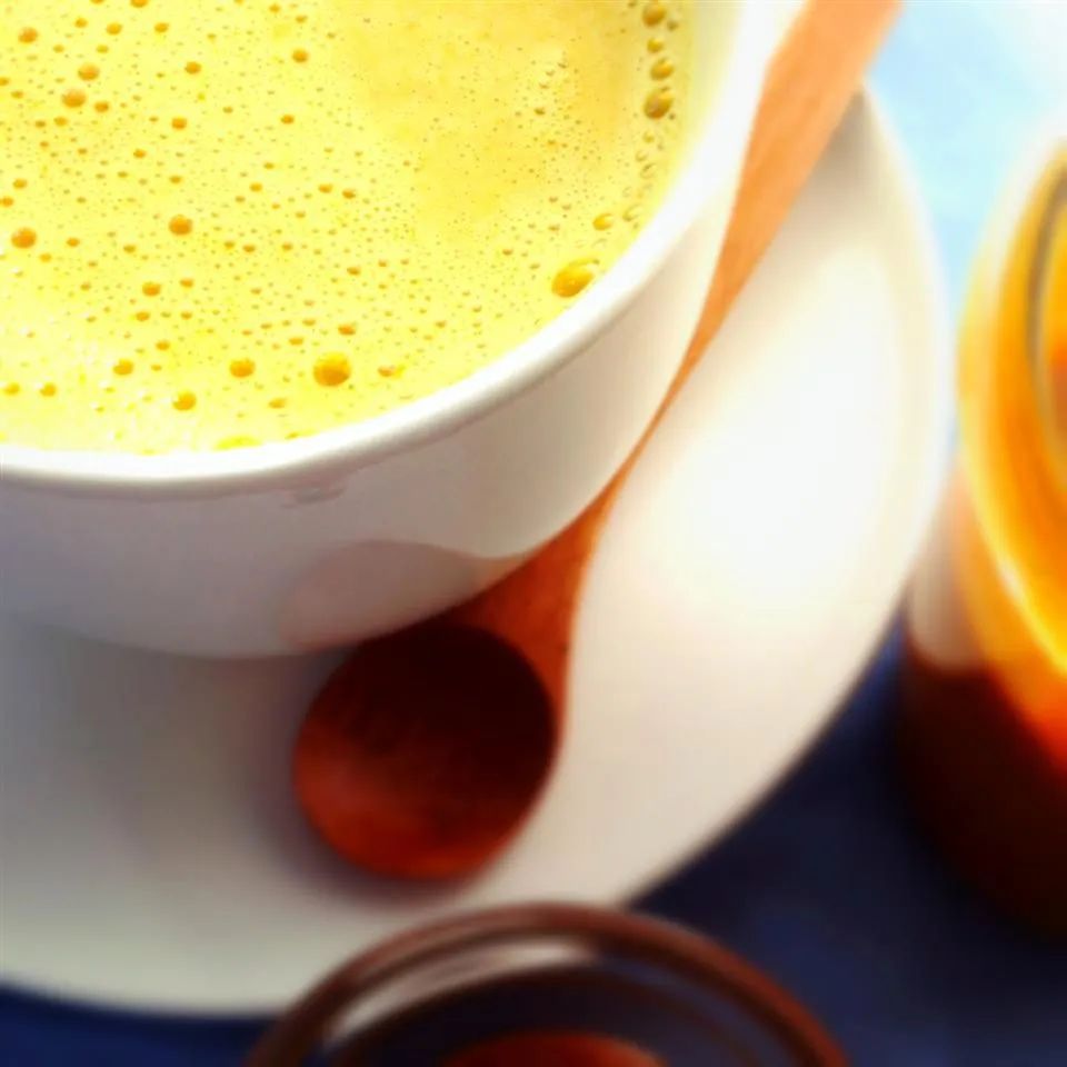 Haldi Ka Doodh (Hot Turmeric Milk)