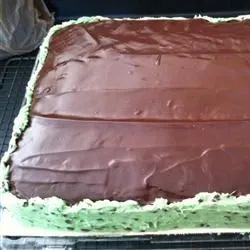 Mint-Chocolate Chip Cake