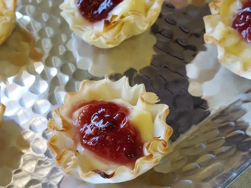 Brie Cups