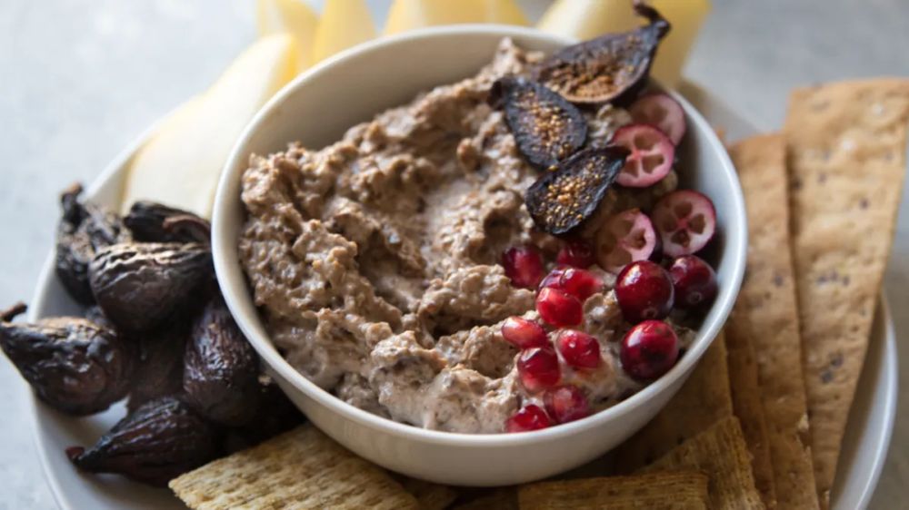 Cinnamon Fig Labneh Cold Cream Cheese Dip