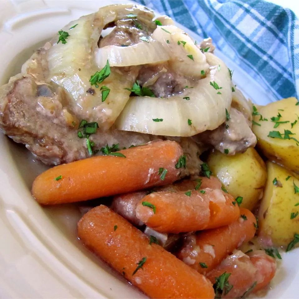 Slow Cooker Tender and Yummy Round Steak