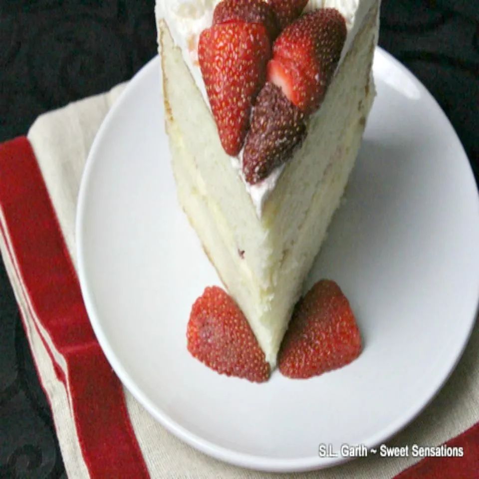 Strawberry Cheesecake Cake