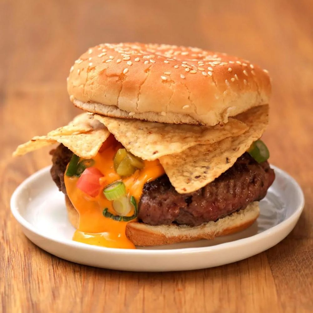 Queso Nacho Burger