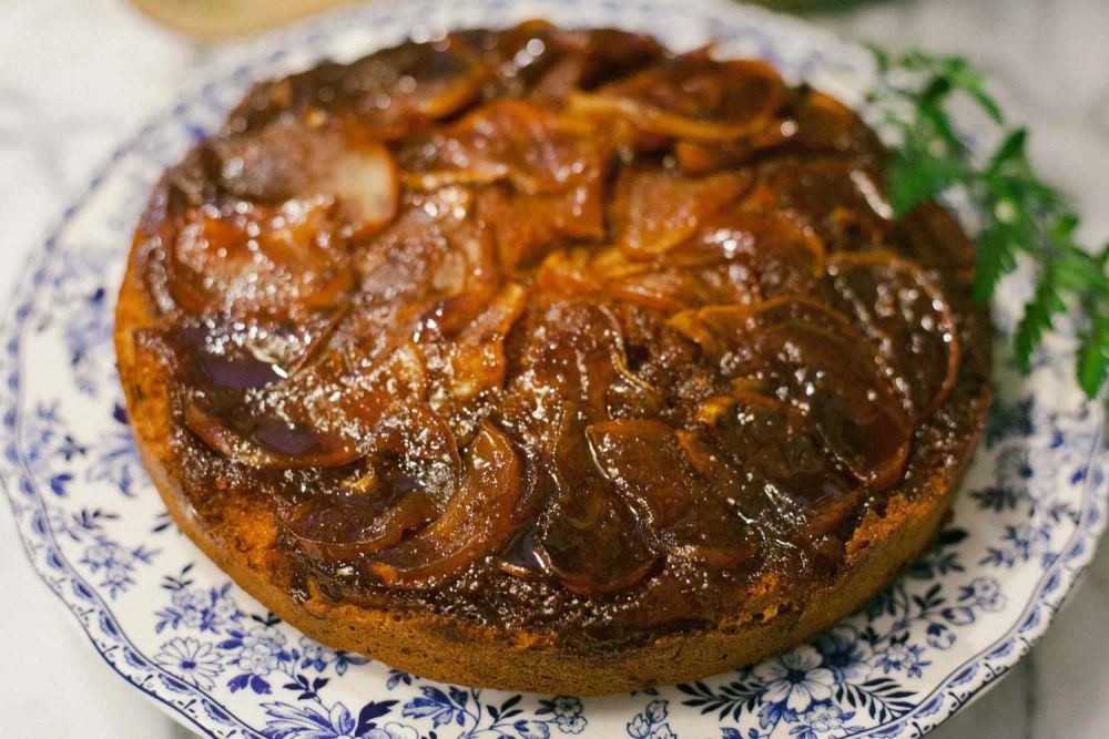 Caramel-Apple Upside-Down Cake