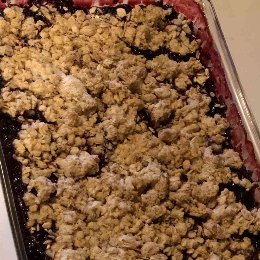 Crumbly Blackberry Cobbler