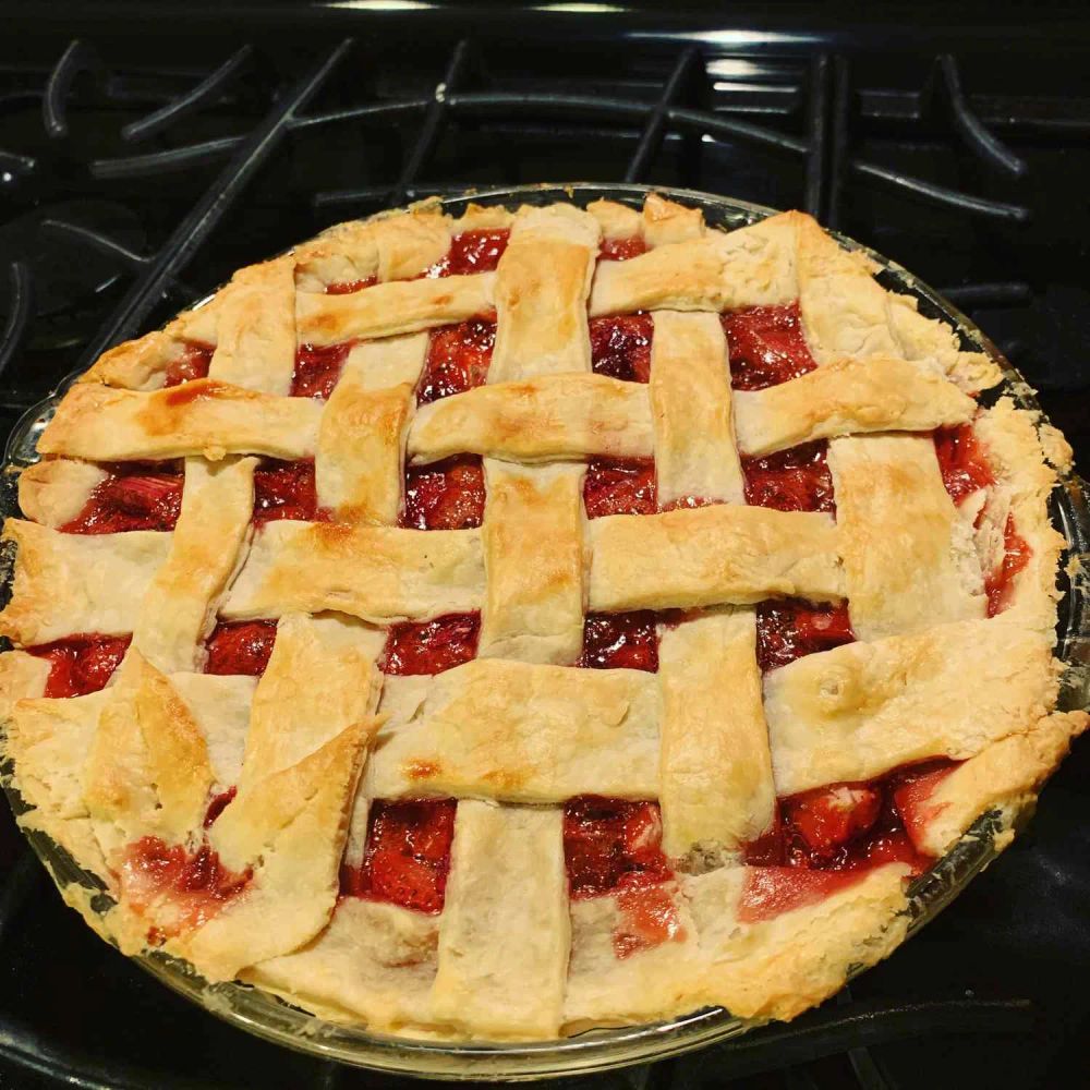 Grandma's Strawberry Rhubarb Pie