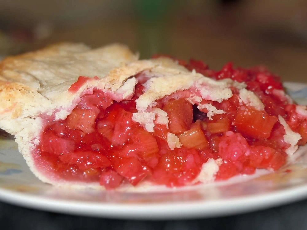 Favorite Strawberry Rhubarb Pie