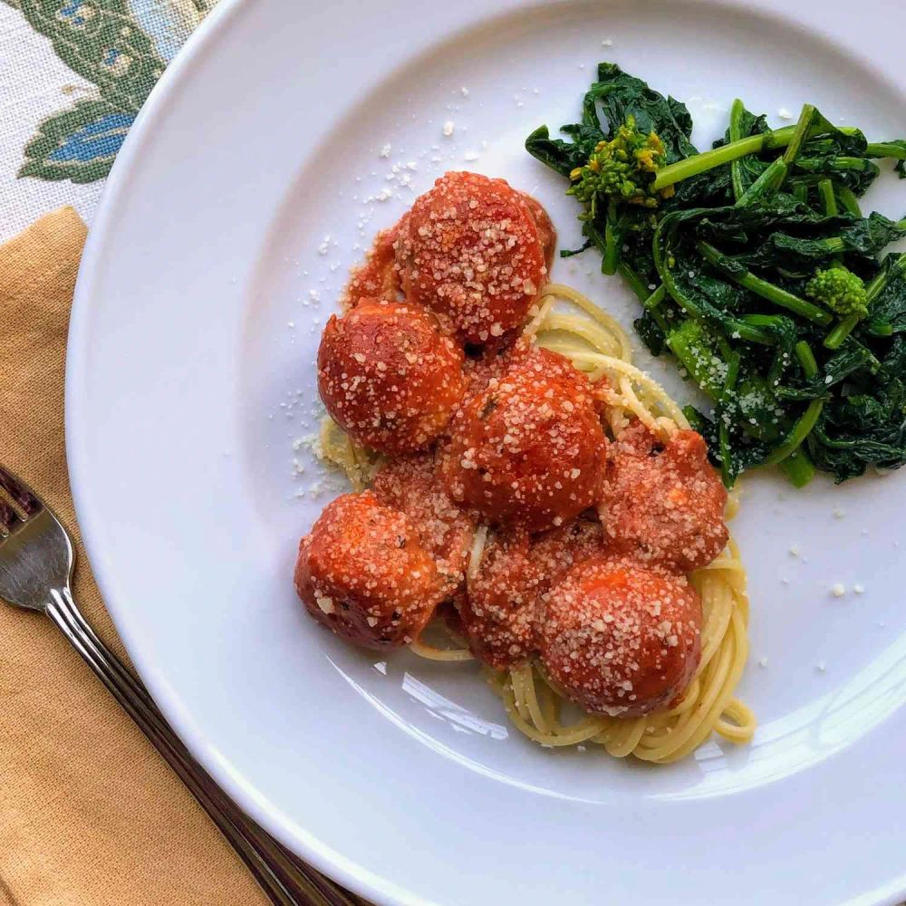 Ricotta Meatless Meatballs with Sauce