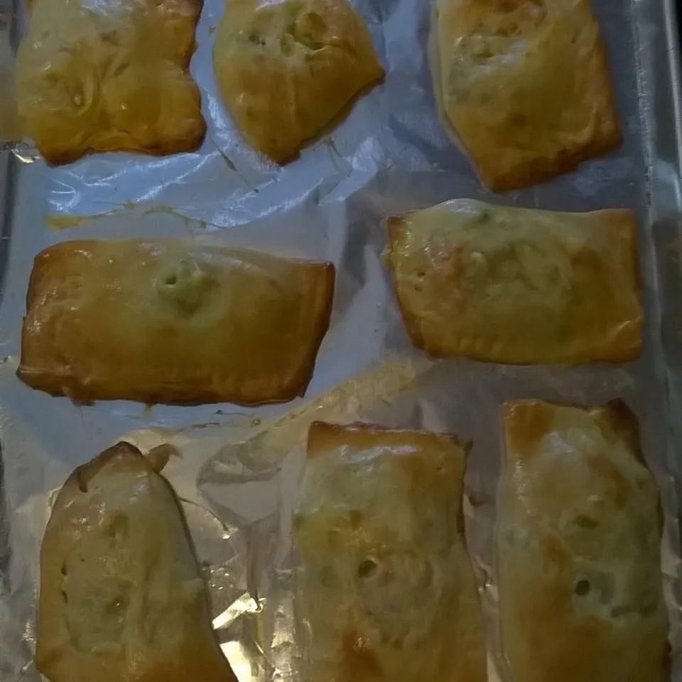 Tasty Hand-Held Chicken Pot Pie Pockets