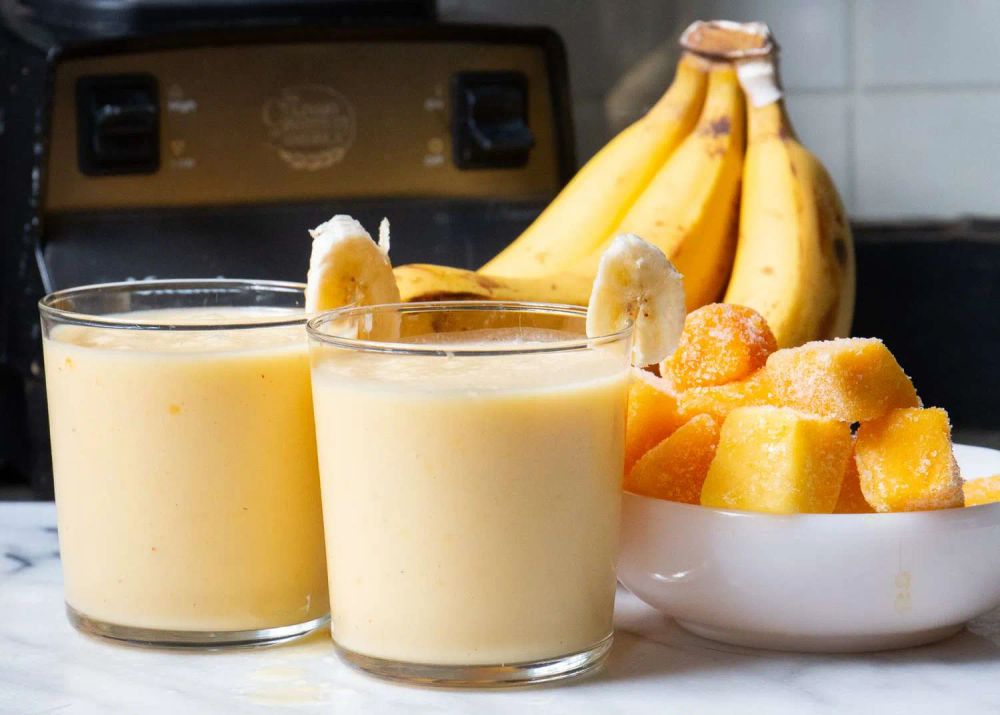 Easy Mango Banana Smoothie