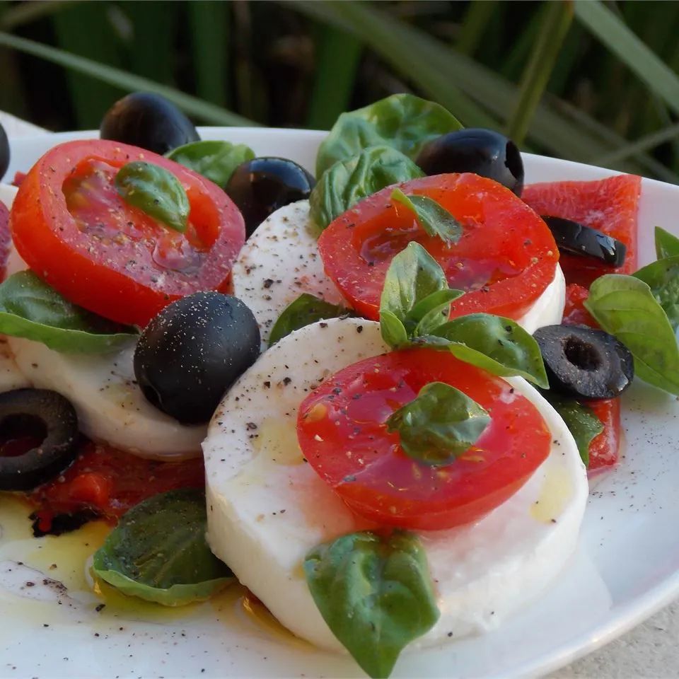 Simple Caprese Salad