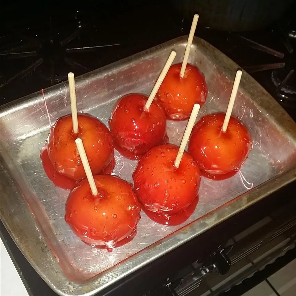 Candied Apples with Black Currant Syrup