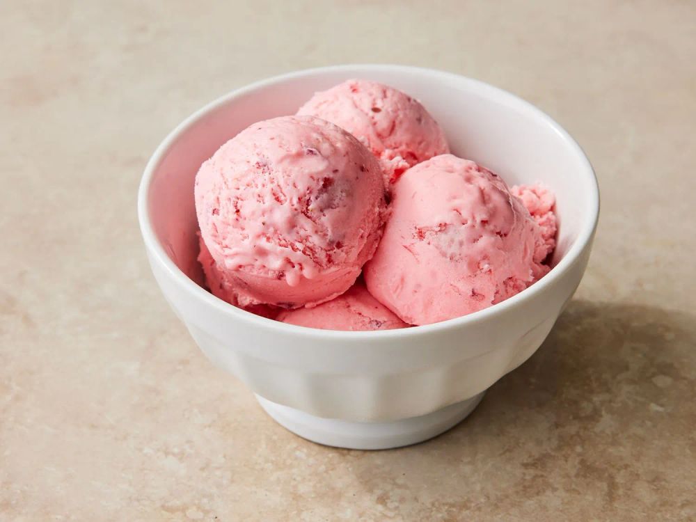 Easy Strawberry Ice Cream