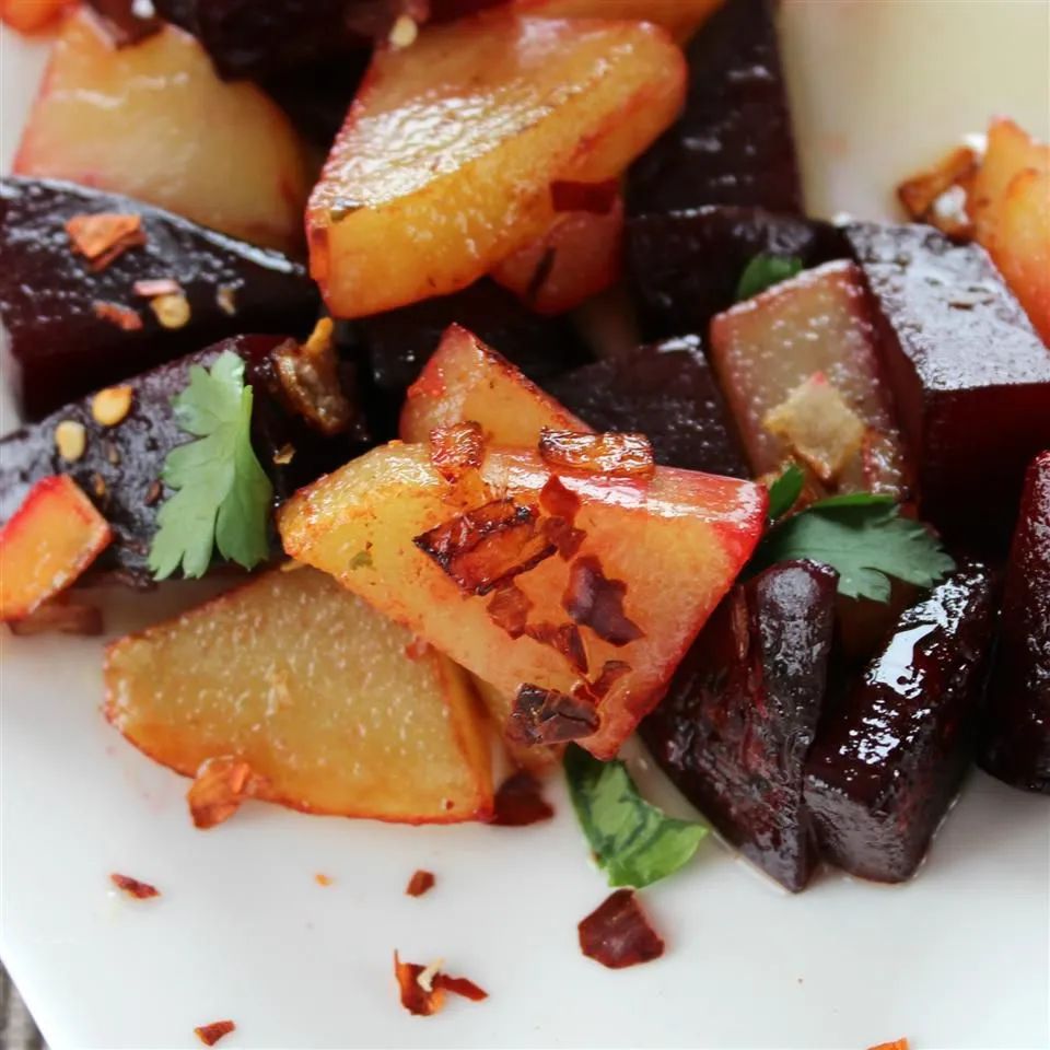 Key Sir Alicha (Ethiopian Beets and Potatoes)