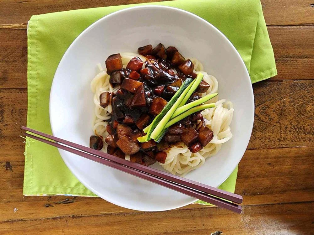 Jajangmyeon (Vegetarian Korean Black Bean Noodles)