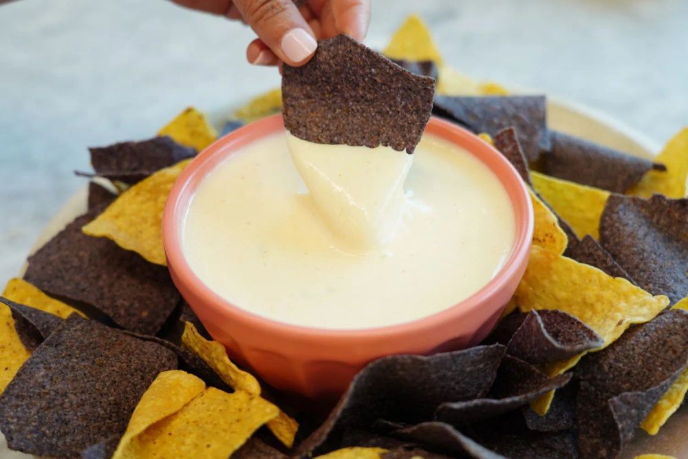 Restaurant-Style White Queso Dip