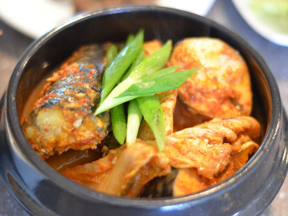 Godeungeo Jorim (Korean Braised Mackerel with Radish)