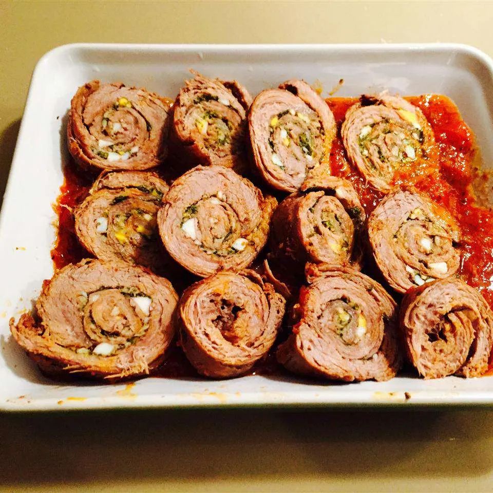 Bracciole (Flank Steak Rolls)