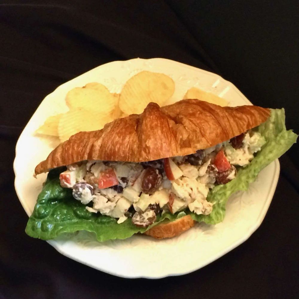 Pecan Chicken Salad with Apples and Grapes