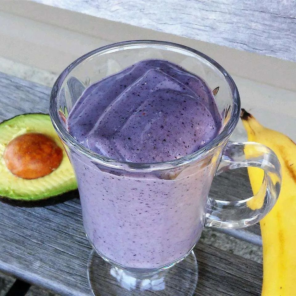 Avocado, Blueberry, Banana, and Chia Smoothie