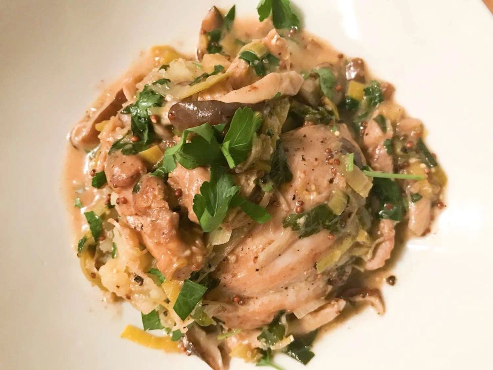 Chicken Thighs with Mushroom-Leek Sauce