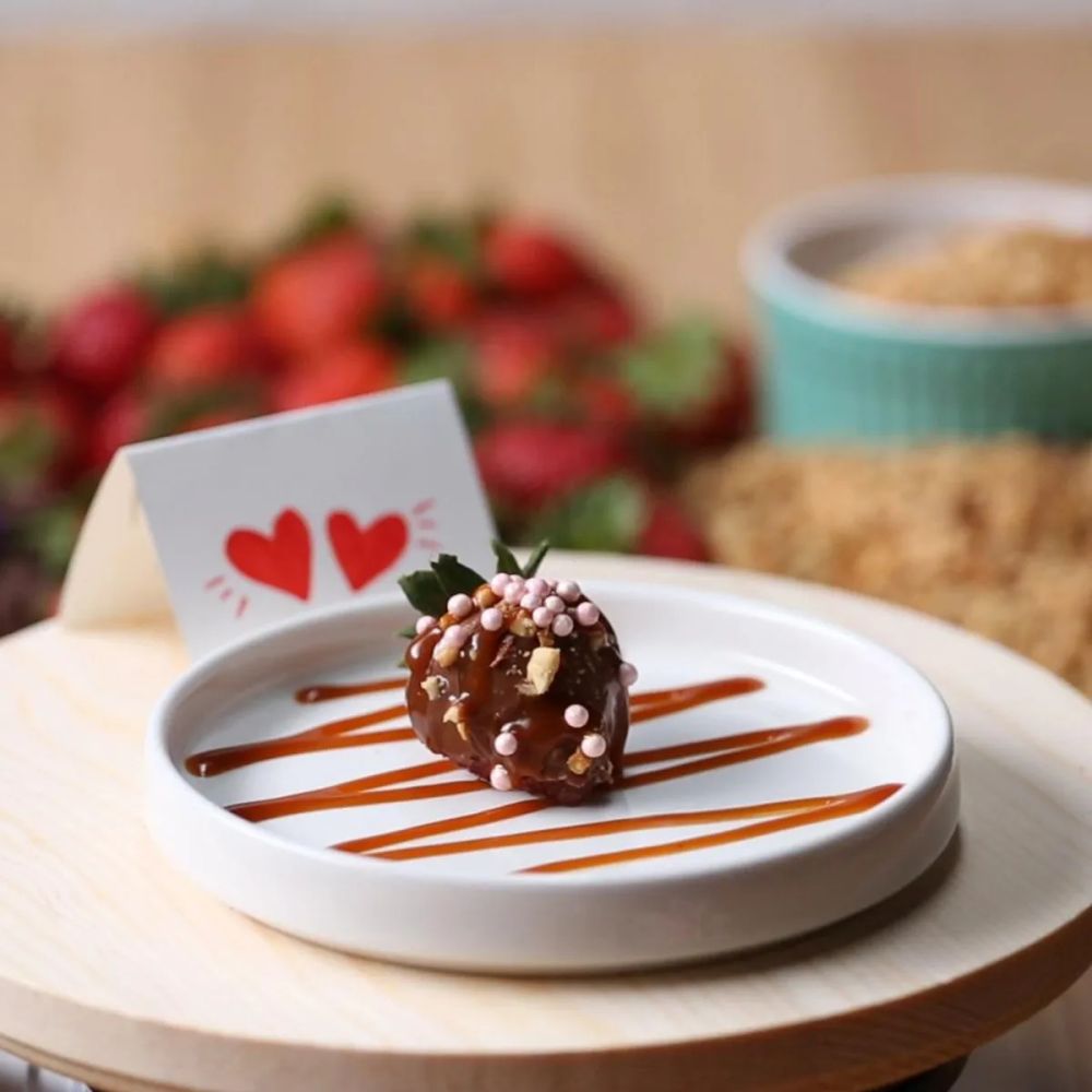 Chocolate Covered Strawberries: Sugar Storm