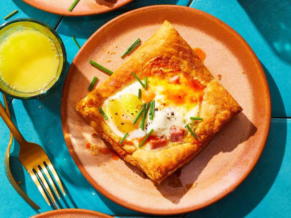 Air Fryer Breakfast Toad-in-the-Hole Tarts