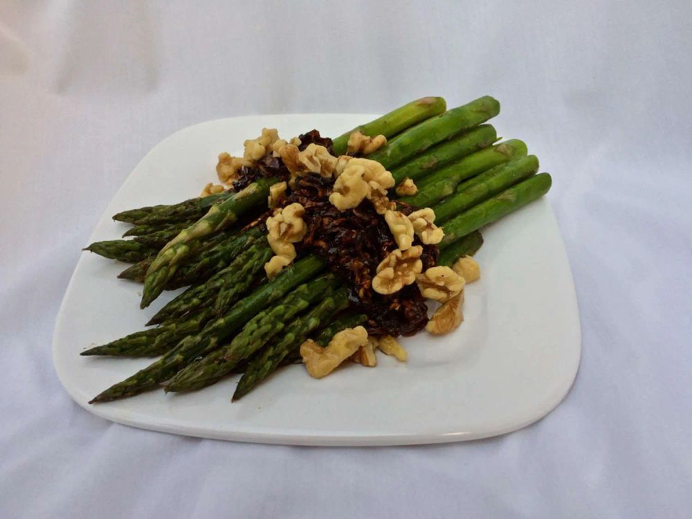 Skillet Asparagus with Caramelized Onions and Walnuts