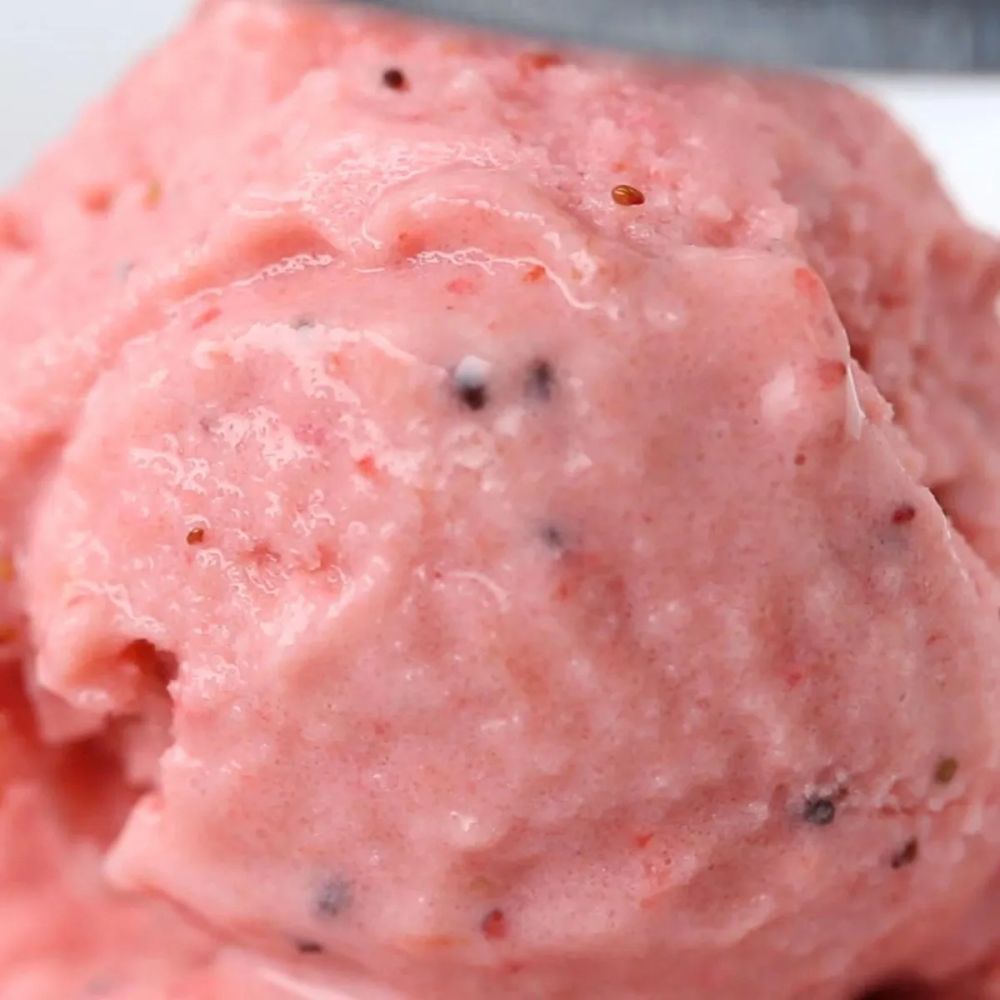 Strawberry Kiwi Frozen Yogurt