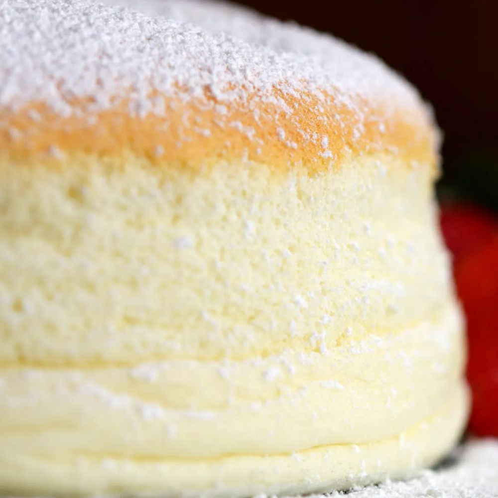 Fluffy Jiggly Japanese Cheesecake