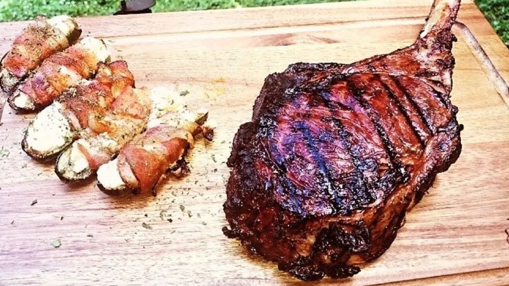 Hawaiian Tomahawk Ribeye