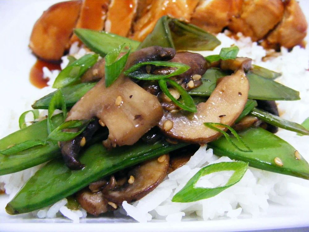 Stir Fried Snow Peas and Mushrooms