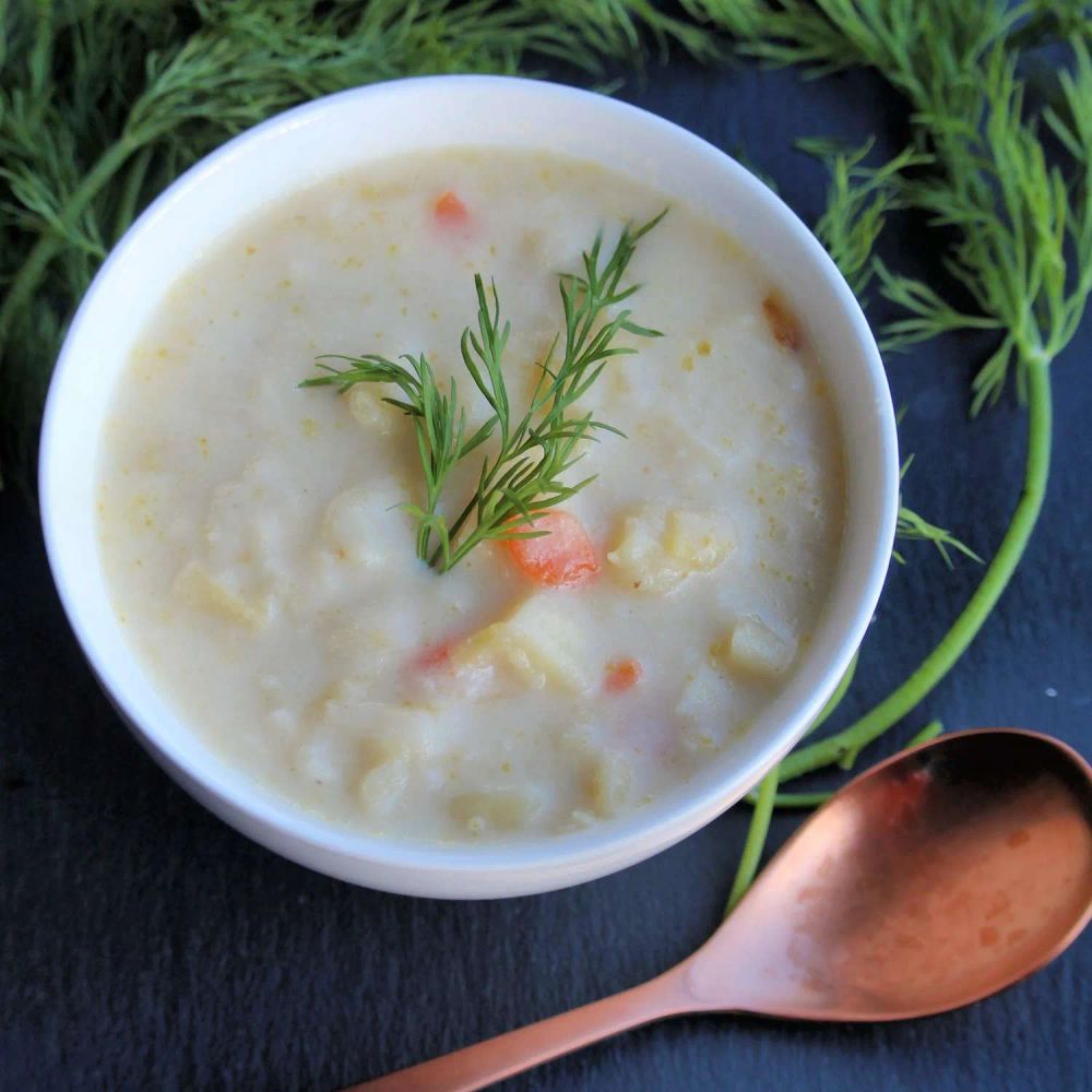 Slow Cooker Vegan Leek and Potato Soup