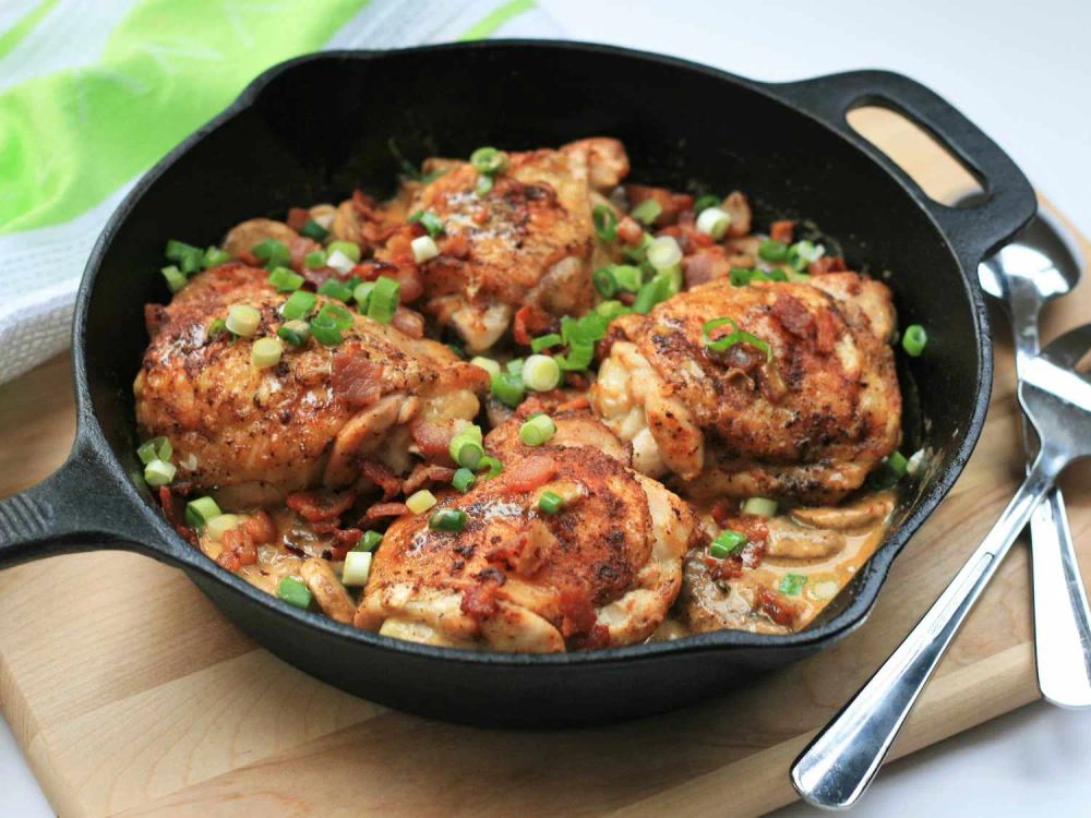 Keto Smothered Chicken Thighs