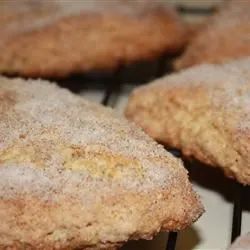 Apple Scones with Oats and Maple Syrup