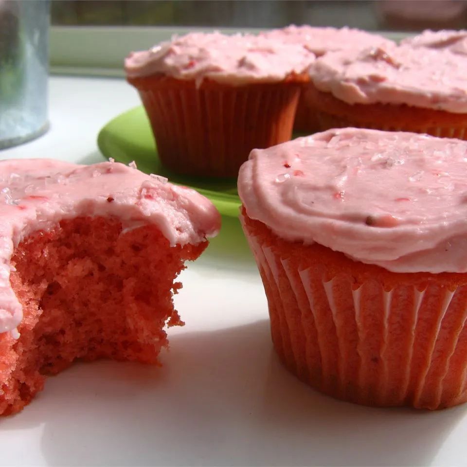 Strawberry Cake and Frosting