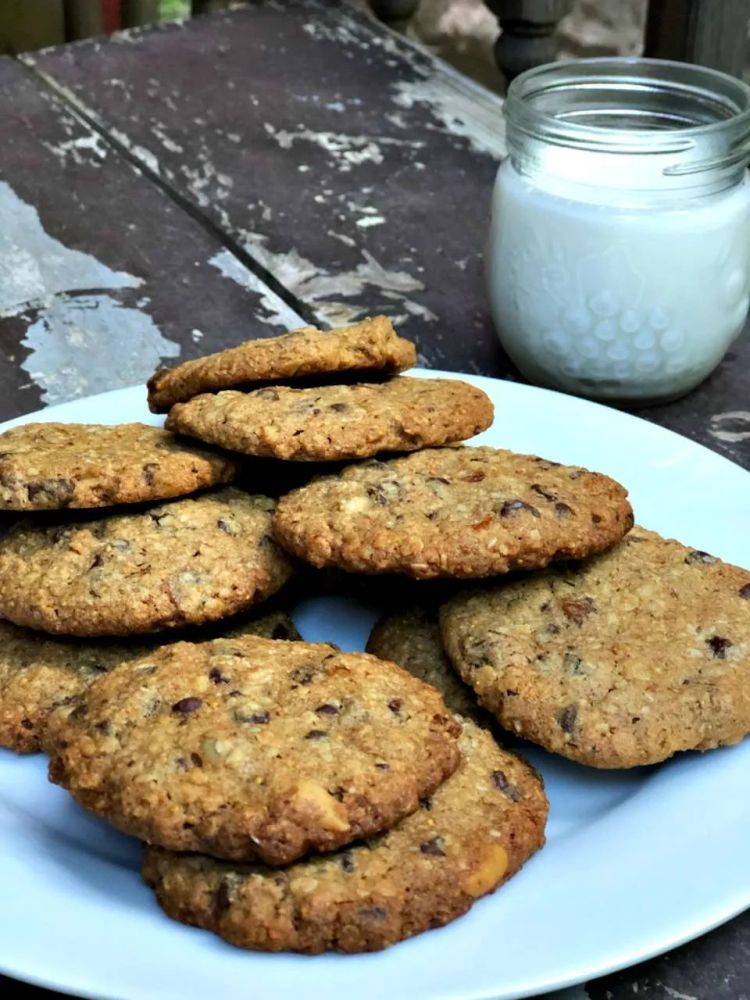 Rye and Granola Chocolate Chip Cookies