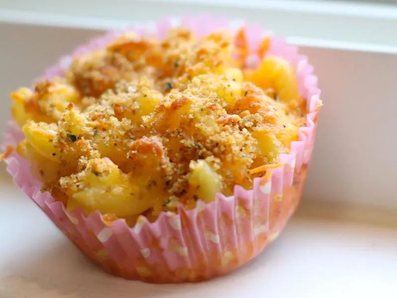 Easy Mac and Cheese Muffins