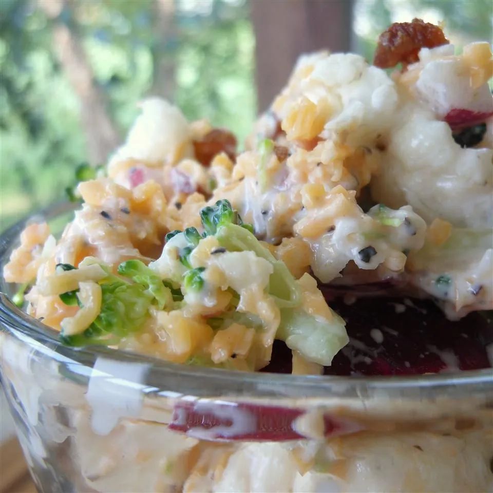 Vegetarian Bodacious Broccoli Salad