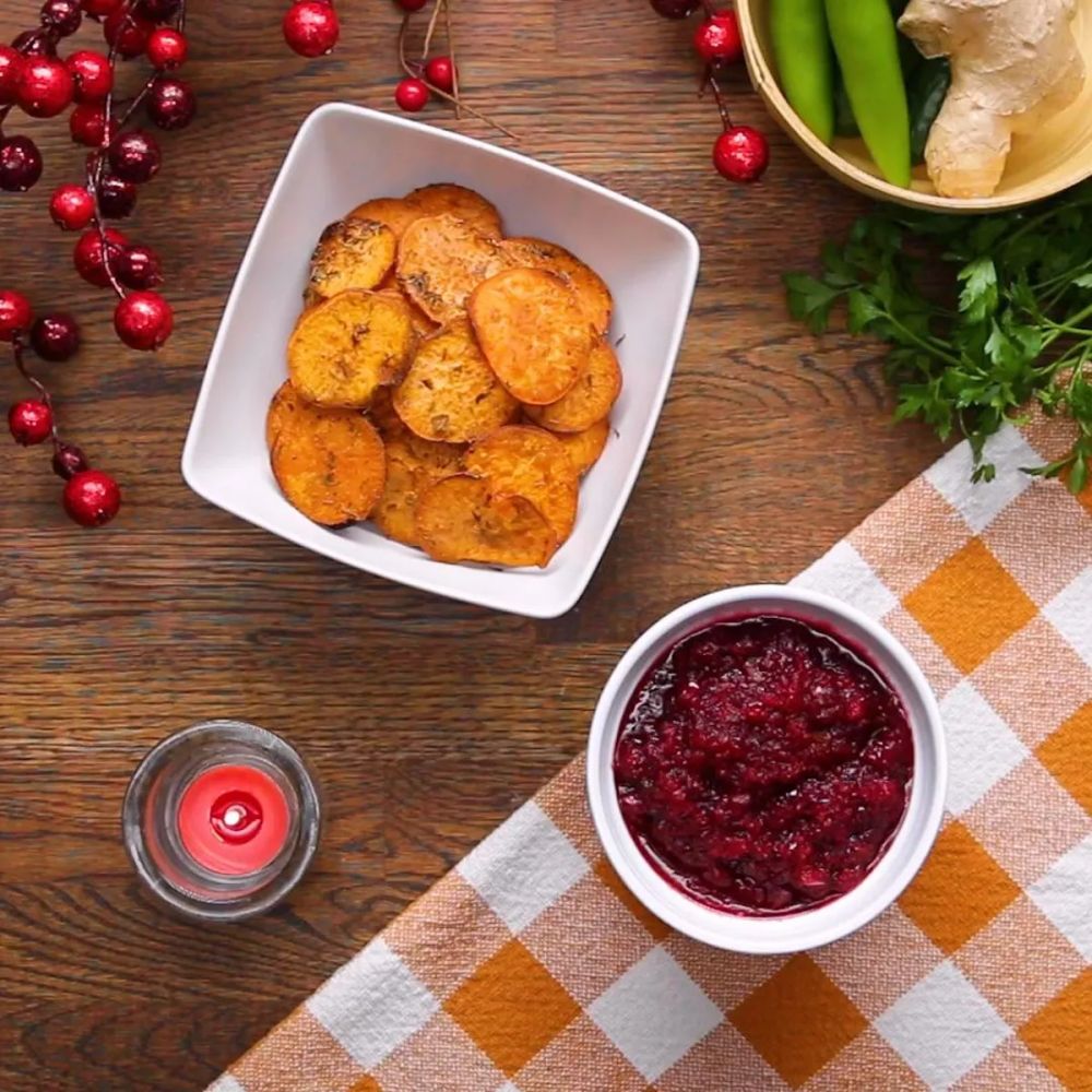 Cranberry Jalapeño Salsa With Sweet Potato Chips