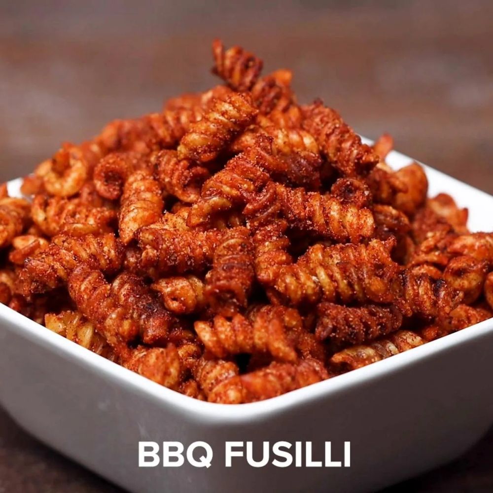 BBQ Fusilli Pasta Chips