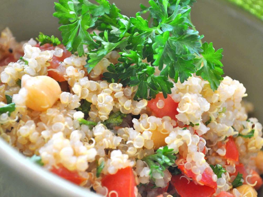 Quinoa with Chickpeas and Tomatoes