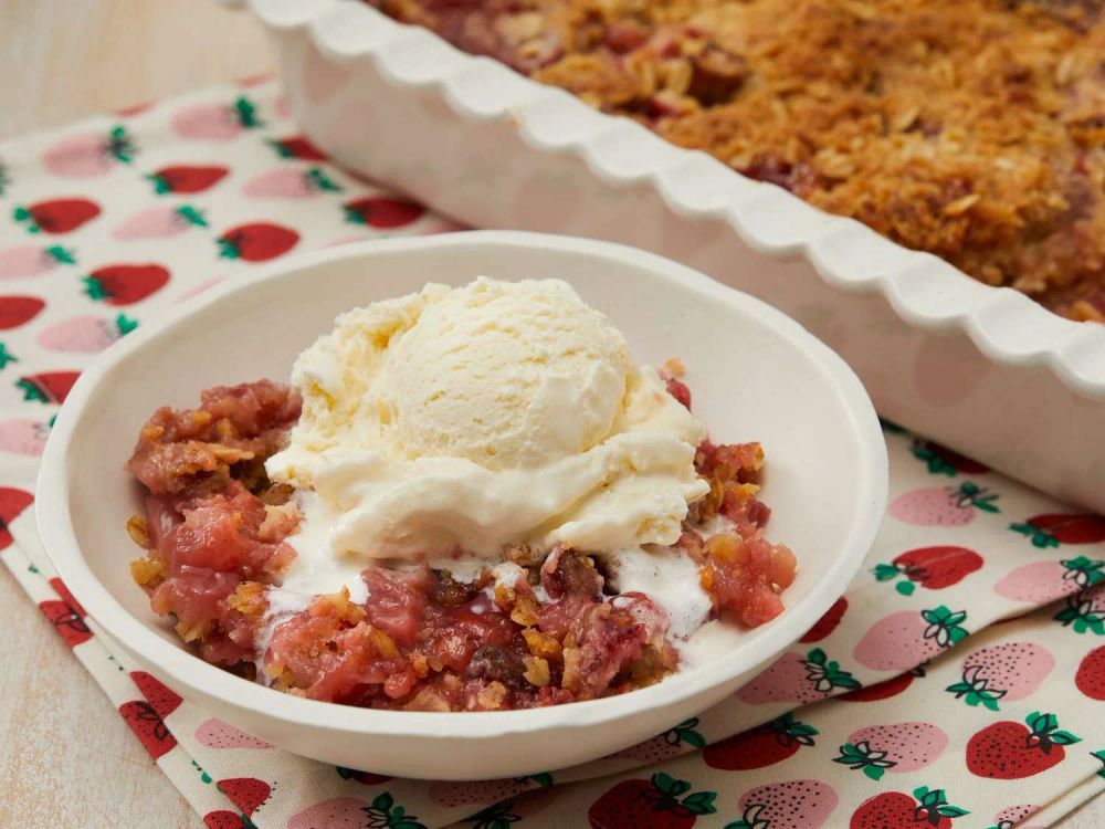 Strawberry Rhubarb Crisp