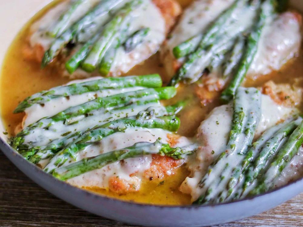 Quick Chicken with Asparagus and Provolone