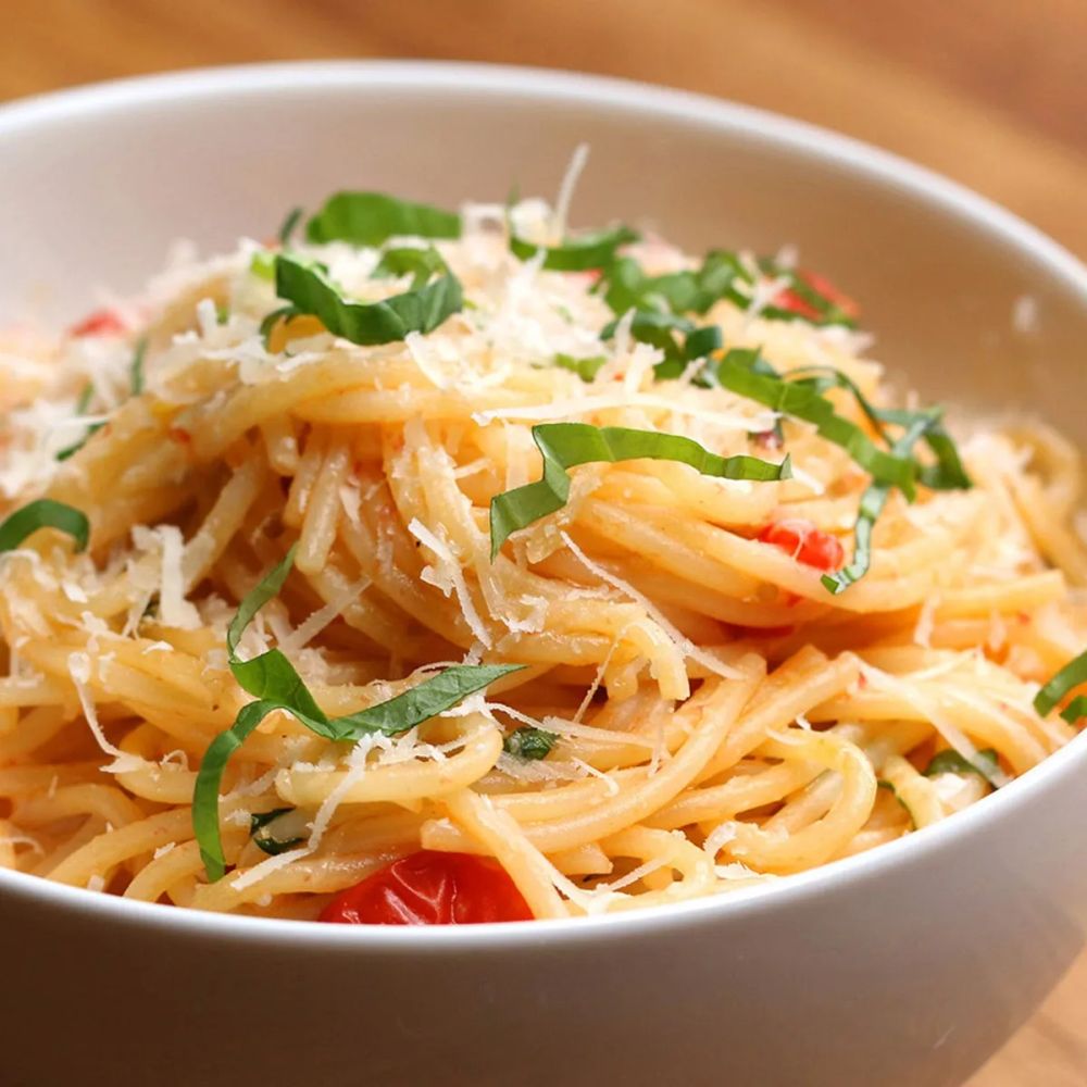 Spaghetti With Fresh Tomato Sauce